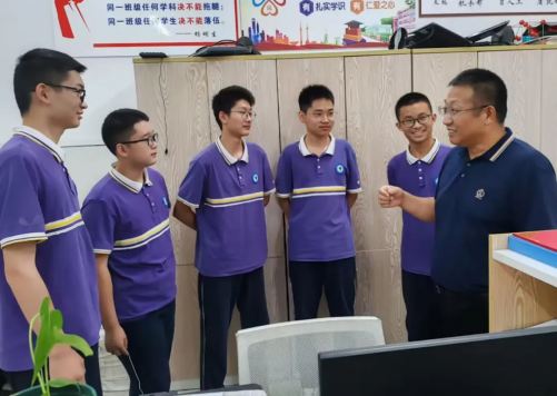 筆耕不輟育桃李  愿做追夢(mèng)助力人