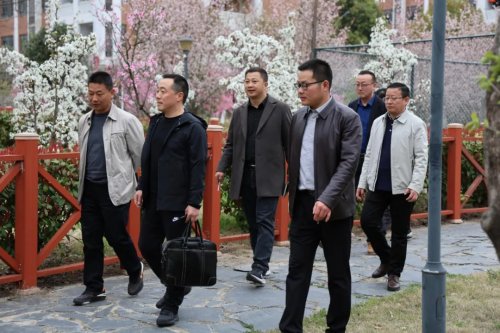 呂彬調(diào)研一中辦學(xué)工作